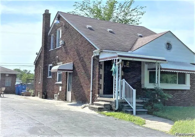 1st image of 5743 N Highland St, Dearborn Heights, MI 48127 | MLS# 20251036463