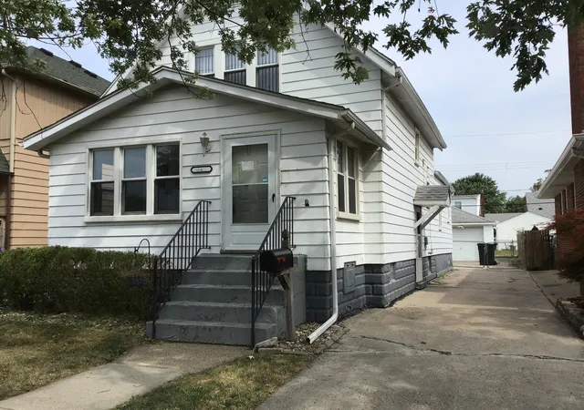 Photo 1 of Single family home for sale at 1316 Vinewood St, Wyandotte, MI 48192 | MLS# 81025047329 | Listing updated on 2026-08-26