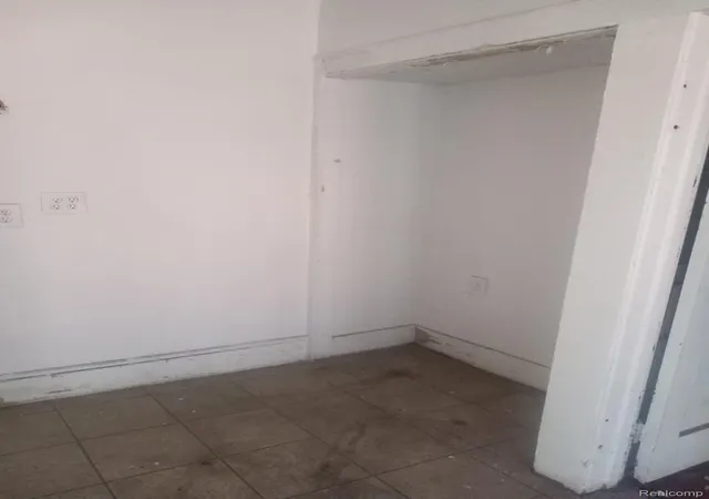 Listing Photo 5 - Condo for sale in building located at 3336 Monterey St, Detroit, MI 48206