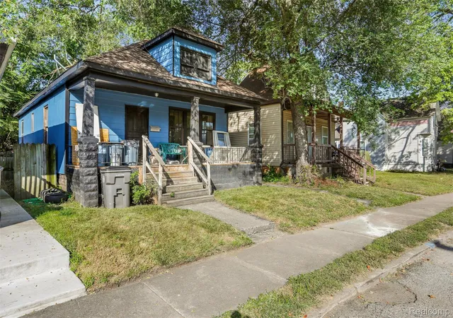 Photo 1 of Single family home for sale at 28 Salliotte Rd, Ecorse, MI 48229 | MLS# 20251037282 | Listing updated on 2026-09-30
