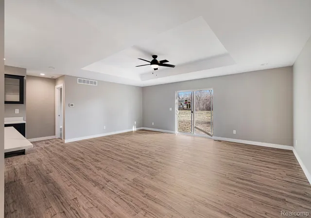 5th image of 2417 Eugene St, Burton, MI 48519 | MLS# 20251037440