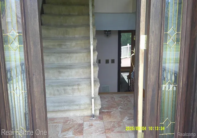 3rd image of 9531 W Outer Dr, Detroit, MI 48223 | MLS# 20251037636