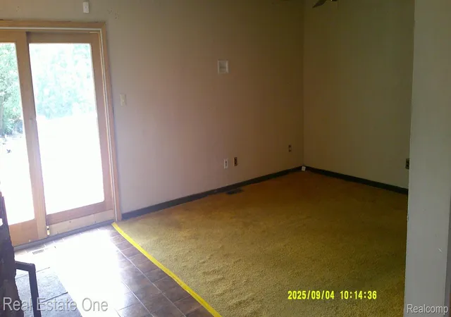 5th image of 9531 W Outer Dr, Detroit, MI 48223 | MLS# 20251037636