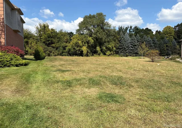 Photo 1 of Land for sale at 18018 Ridgeview Dr, Northville, MI 48168 | MLS# 20251038154 | Listing updated on 2026-08-22