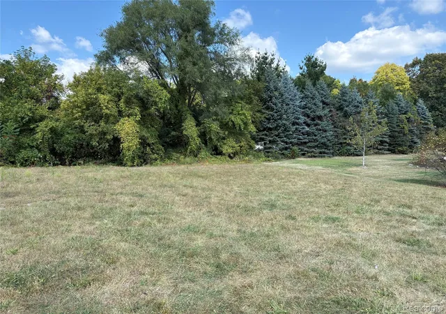 Photo 2 of Land for sale at 18018 Ridgeview Dr, Northville, MI 48168 | MLS# 20251038154 | Listing updated on 2026-08-22
