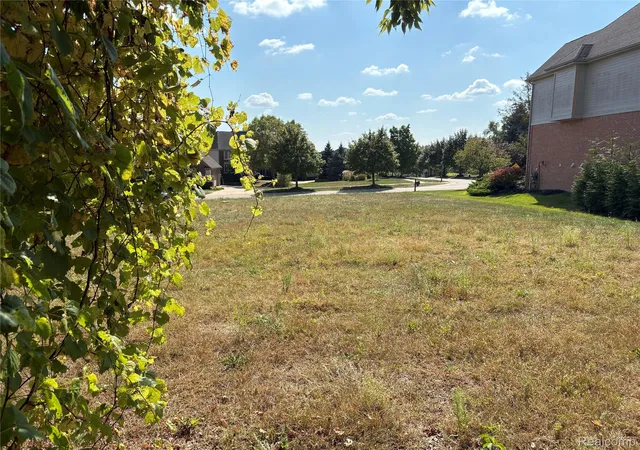 Photo 4 of Land for sale at 18018 Ridgeview Dr, Northville, MI 48168 | MLS# 20251038154 | Listing updated on 2026-08-22