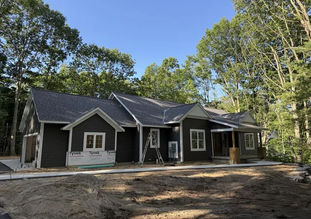Photo 1 of Sale Pending at 76757 Wood Crst Ct, Pullman, MI 49450 | MLS# 71025048685 | Listing updated on 2026-08-25