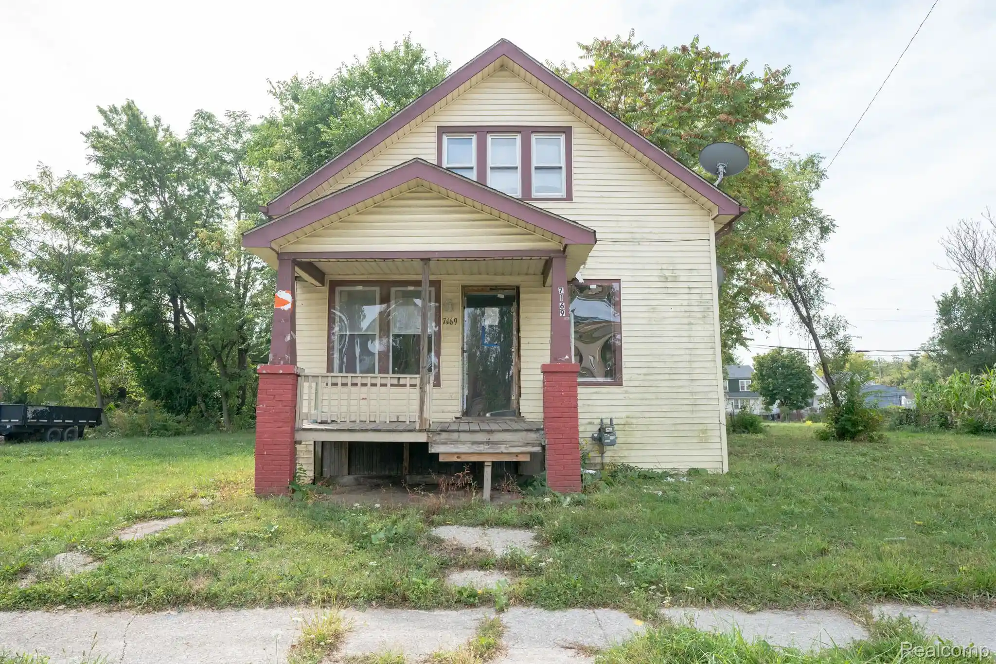 Photo 1 of Single family home for sale at 7169 Holmes St, Detroit, MI 48210 | MLS# 20251038896 | Listing updated on 2026-10-19