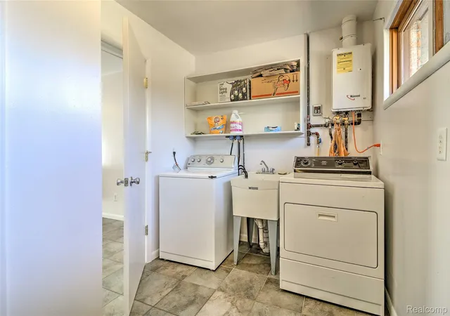 25th image of 2136 Newport Rd, Ann Arbor, MI 48103 | MLS# 20251039027