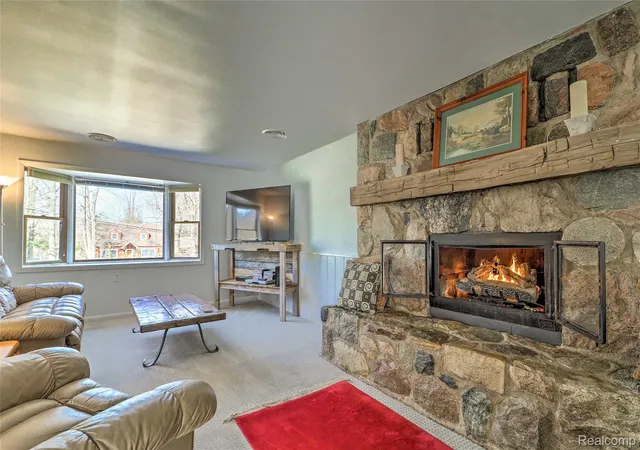 5th image of 2136 Newport Rd, Ann Arbor, MI 48103 | MLS# 20251039027