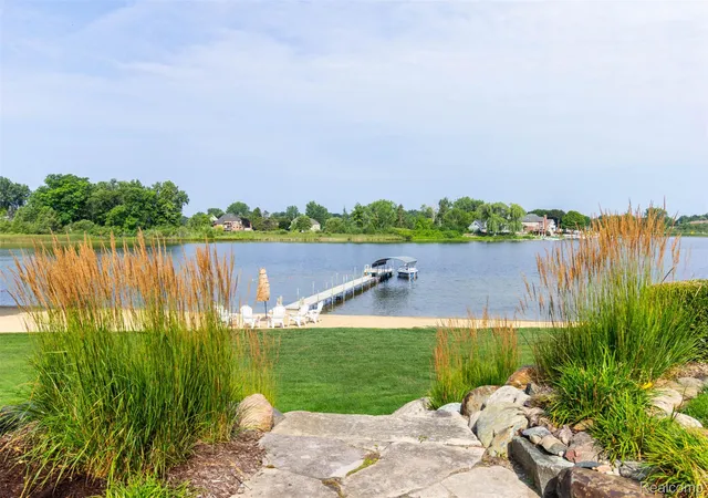 4th image of 302 Tanview Dr, Oxford, MI 48371 | MLS# 20251039483