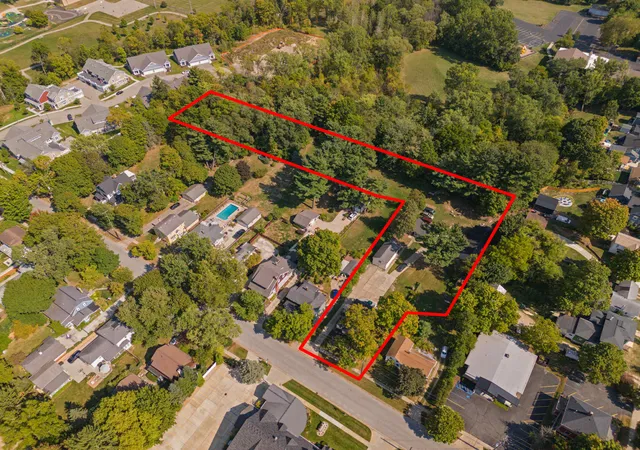 3rd image of 126 N Monroe St, Rockford City Kent, MI 49341 | MLS# 65025049699