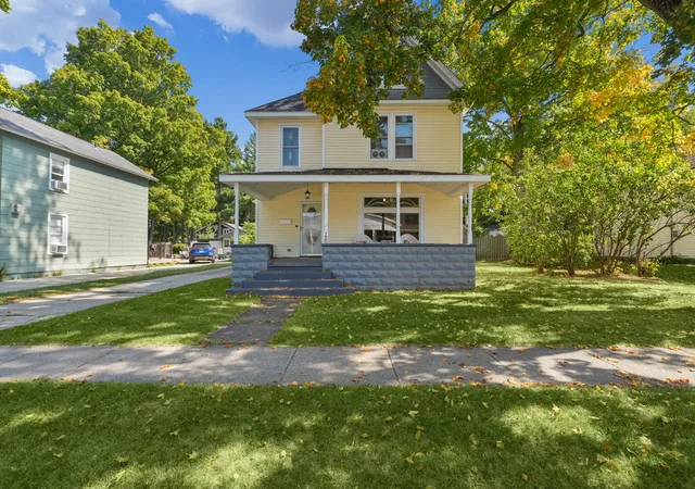 4th image of 126 N Monroe St, Rockford City Kent, MI 49341 | MLS# 65025049699