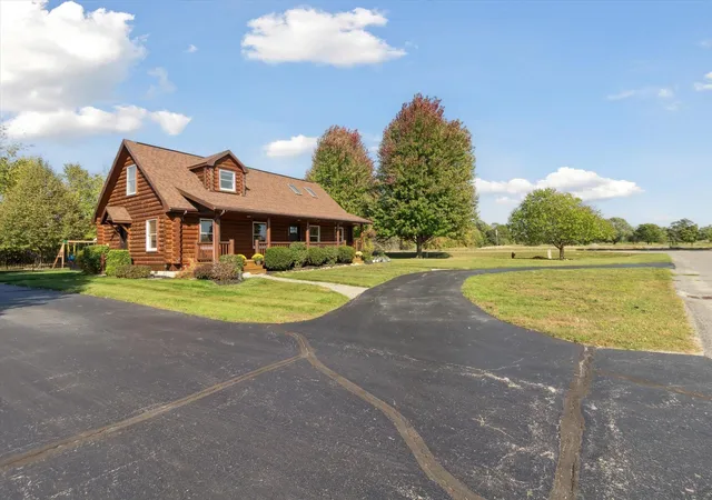 2nd image of 1510 Luce Ct, Alma, MI 48801 | MLS# 79080062316