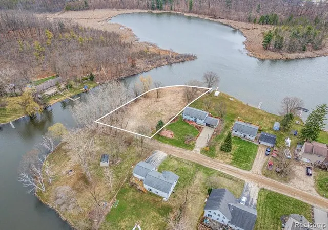 3rd image of 4886 Harding Ave, Clarkston, MI 48346 | MLS# 20251040845