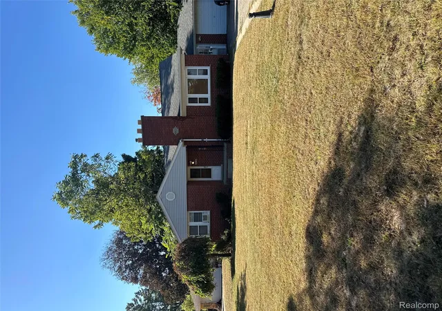 Photo 3 of Single family home for sale at 2216 Middlebelt Rd, West Bloomfield, MI 48324 | MLS# 20251040919 | Listing updated on 2026-08-01