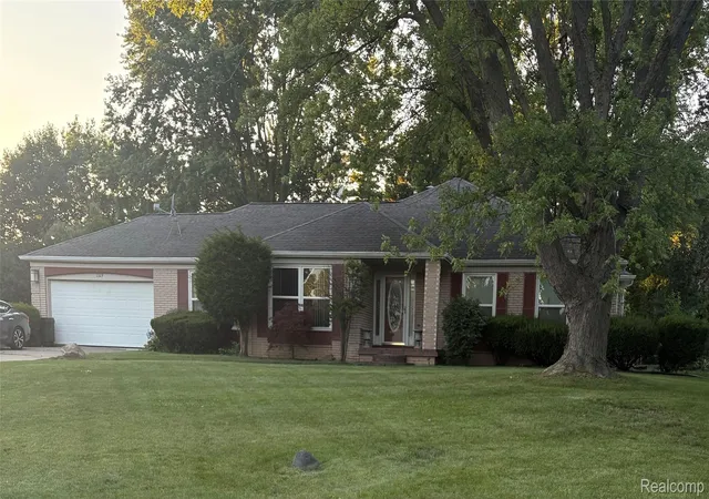Photo 1 of Sale Pending at 1329 Arrowwood Ln, Grand Blanc, MI 48439 | MLS# 20251041990 | Listing updated on 2026-07-07
