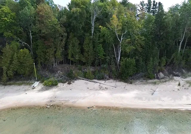 4th image of 1321 Bayview Dr, Kewadin, MI 49648 | MLS# 78080062528