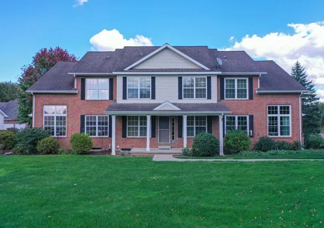 Photo 3 of Condo for sale at 10174 Sunrise Dr, Grand Blanc, MI 48439 | MLS# 5050190697 | Listing updated on 2026-08-27