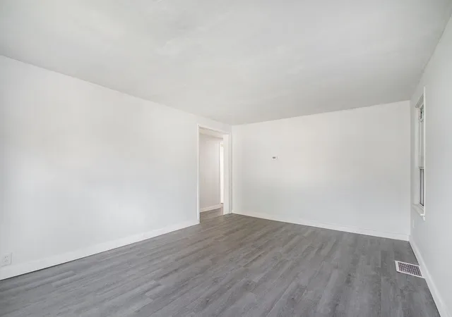 Photo 3 of Single family home for sale at 1638 Superior St, Niles, MI 49120 | MLS# 65025051473 | Listing updated on 2026-09-03