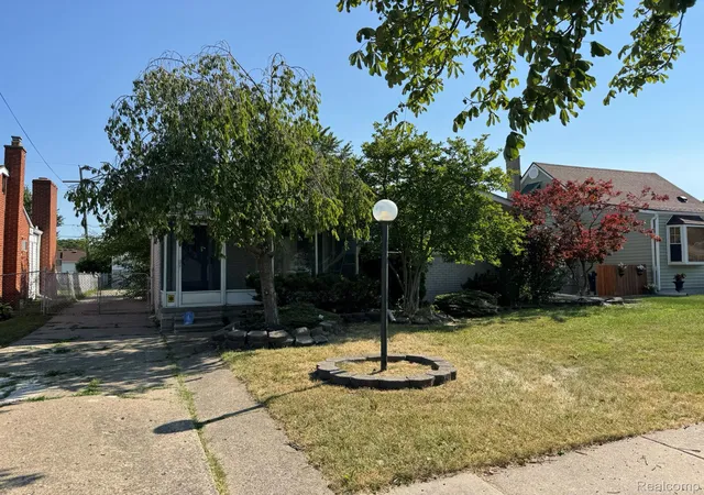 Photo 1 of Single family home for sale at 23113 Socia St, Saint Clair Shores, MI 48082 | MLS# 20251044586 | Listing updated on 2026-09-05