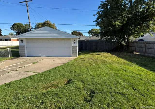 Photo 2 of Single family home for sale at 23113 Socia St, Saint Clair Shores, MI 48082 | MLS# 20251044586 | Listing updated on 2026-09-05