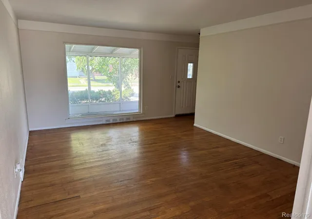 Photo 4 of Single family home for sale at 23113 Socia St, Saint Clair Shores, MI 48082 | MLS# 20251044586 | Listing updated on 2026-09-05