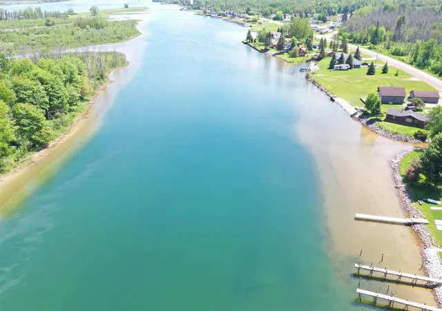 75th image of 2039 S Riverside Dr, Sault Sainte Marie, MI 49783 | MLS# 58050191173
