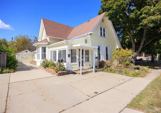 Photo 1 of Sale Pending at 206 S 4th Street, Saint Clair, MI 48079 | MLS# 20251044959 | Listing updated on 2026-07-07