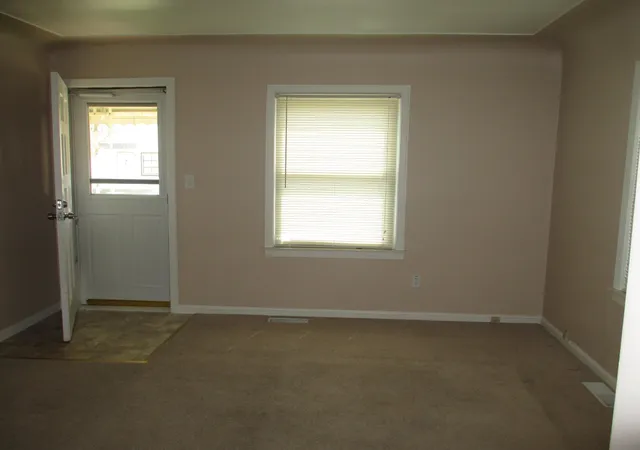 Photo 3 of Single family home for sale at 8291 Lozier Ave, Warren, MI 48089 | MLS# 81025052633 | Listing updated on 2026-07-31