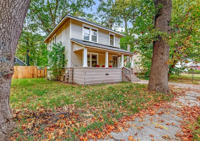 Photo 2 of Single family home for sale at 3109 Fifth St, Muskegon, MI 49444 | MLS# 71025052681 | Listing updated on 2026-09-09