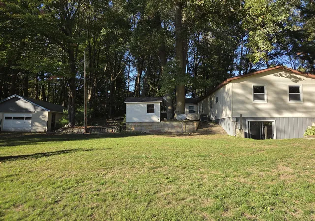 Photo 3 of Single family home for sale at 4280 Birch Dr, Lake, MI 48632 | MLS# 72025052725 | Listing updated on 2026-05-14