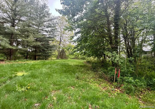 Photo 2 of Land for sale at 5961 Woodmire, Shelby Township, MI 48316 | MLS# 20251045235 | Listing updated on 2026-06-24