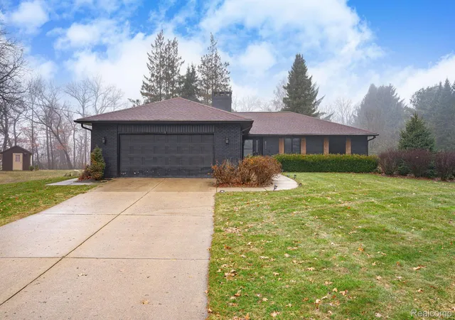 Photo 1 of Single family home for sale at 6803 Napoleon Rd, Jackson, MI 49201 | MLS# 20251045555 | Listing updated on 2026-09-07