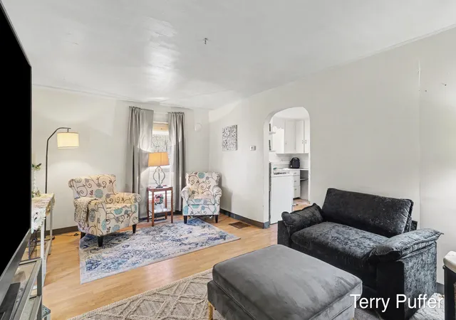 Photo 3 of Single family home for sale at 1653 Mcilwraith St, Muskegon, MI 49442 | MLS# 71025052916 | Listing updated on 2026-04-15