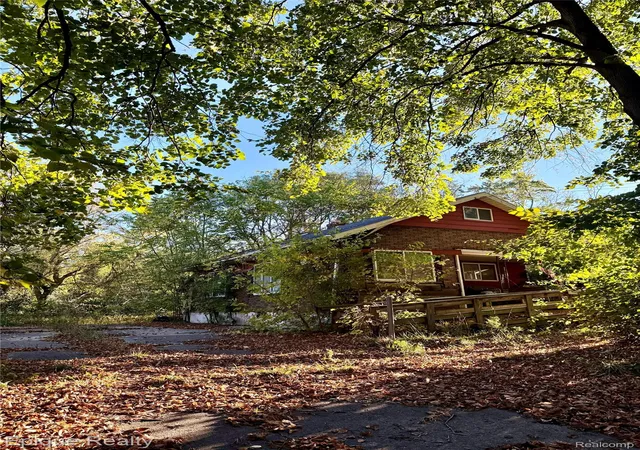 Photo 2 of Single family home for sale at 1526 Montana Ave, Flint, MI 48506 | MLS# 20251045698 | Listing updated on 2026-02-04
