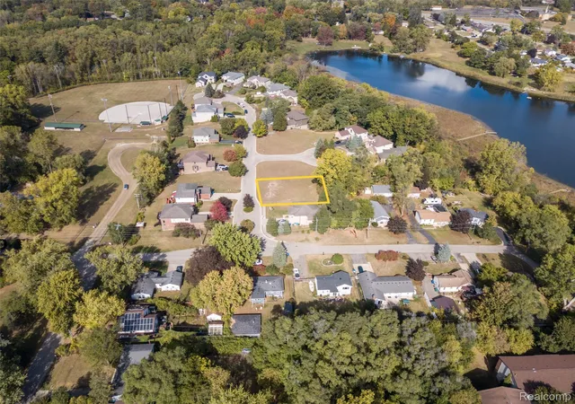 2nd image of 256 Madeleine Ln, Waterford, MI 48328 | MLS# 20251045858