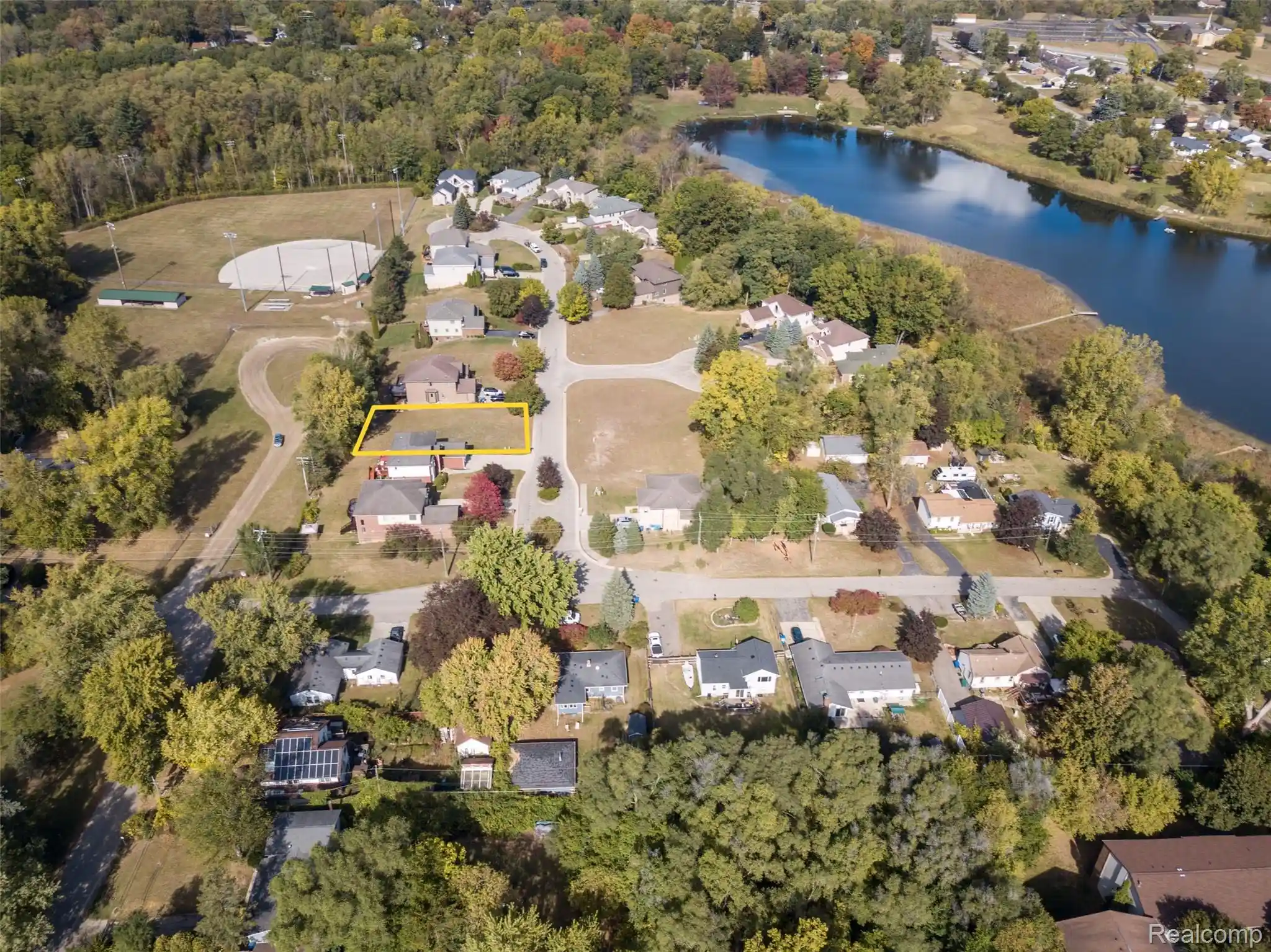 Photo 1 of Land for sale at 257 Madeleine Ln, Waterford, MI 48328 | MLS# 20251045870 | Listing updated on 2026-09-22
