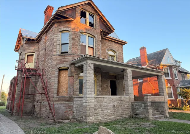2nd image of 1564 Cadillac Blvd, Detroit, MI 48214 | MLS# 20251046408