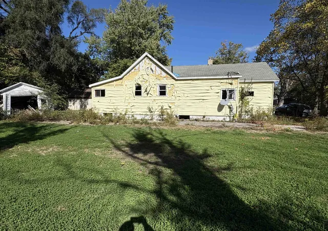 Photo 3 of Single family home for sale at 2211 Torrance St, Flint, MI 48506 | MLS# 5050191750 | Listing updated on 2026-10-24