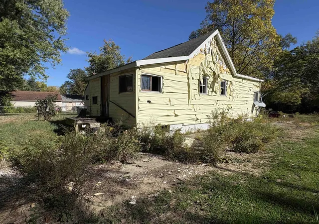 Photo 4 of Single family home for sale at 2211 Torrance St, Flint, MI 48506 | MLS# 5050191750 | Listing updated on 2026-10-24
