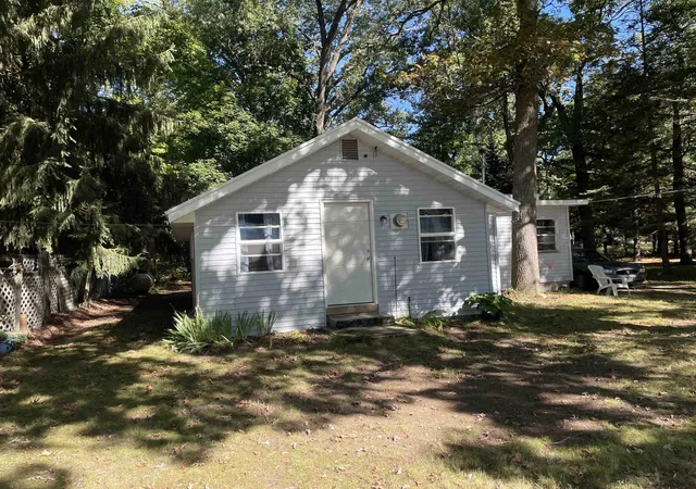 2nd image of 17068 Seventh St, Wellston, MI 49689 | MLS# 78080063009