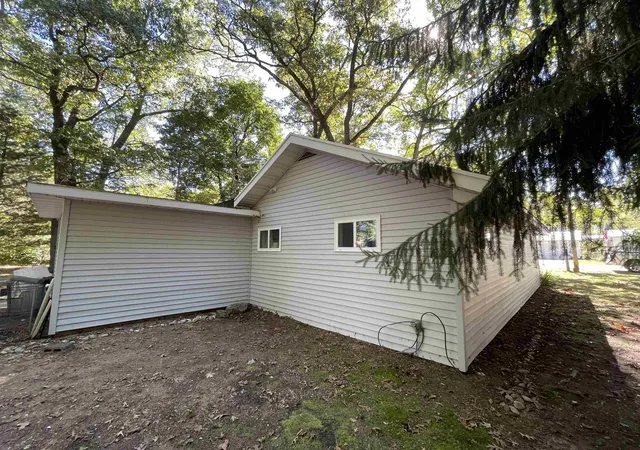 4th image of 17068 Seventh St, Wellston, MI 49689 | MLS# 78080063009