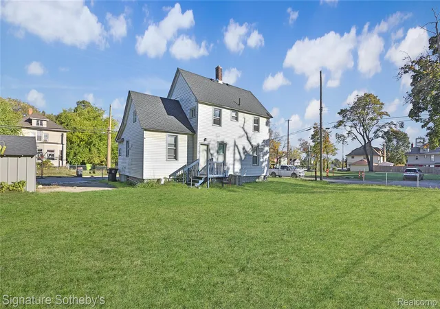 Photo 13 of Single family home for sale at 75 Mathews St, Pontiac, MI 48342 | MLS# 20251047628 | Listing updated on 2026-06-15