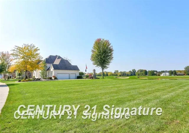 Homes for sale in Thomas Township Saginaw, MI | 17 E Grove Ct, Thomas Township Saginaw, MI 48623 | MLS# 61050192205