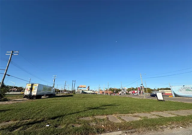 3rd image of 14438 Harper Ave, Detroit City Wayne, MI 48224 | MLS# 20251048078