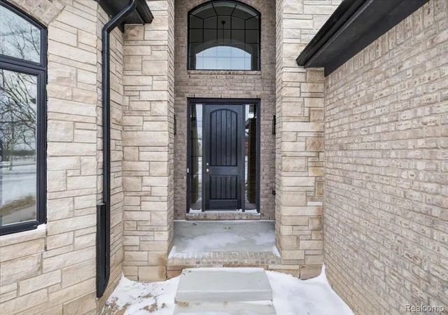 Photo 2 of Single family home for sale at 53650 Romeo Plank Rd, Macomb Township Macomb, MI 48042 | MLS# 20251048255 | Listing updated on 2026-09-20