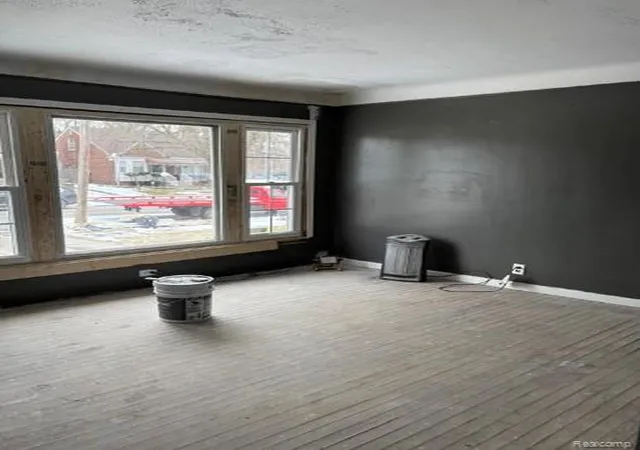 Photo 4 of Single family home for sale at 11421 Sorrento St, Detroit, MI 48227 | MLS# 20251048260 | Listing updated on 2026-10-07