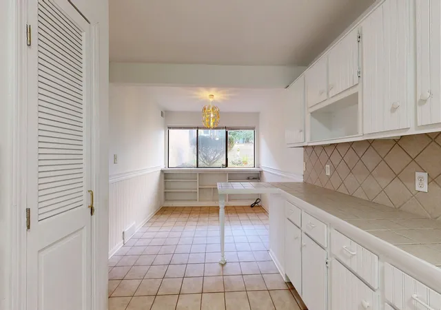 Listing Photo 4 - Condo for sale in building located at 1235 S Maple Rd, Ann Arbor, MI 48103 - Unit #101