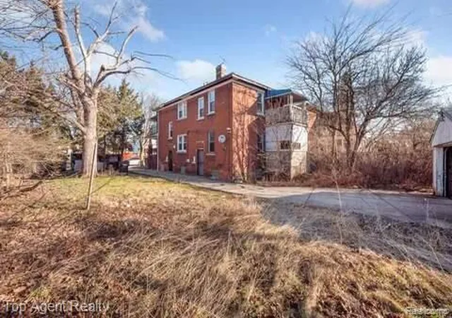 Photo 3 of Single family home for sale at 1939 W Grand St, Detroit, MI 48238 | MLS# 20251048668 | Listing updated on 2026-06-09